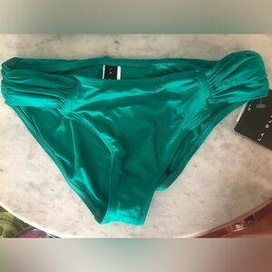 Bottom swimsuit. NWT.  LA BLANCA SIZE 10